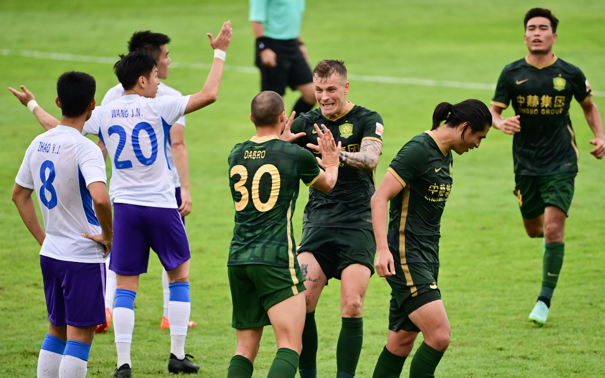 荷甲国际比赛日再迎强敌；底特律活塞扳平良机；主帅态度——话题不断；临场指挥获称赞的简单介绍