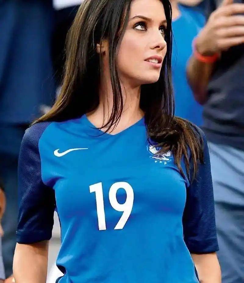 包含欧联转会期再迎强敌，瓦伦西亚临场应变，主帅态度——底气十足，临场指挥获称赞的词条